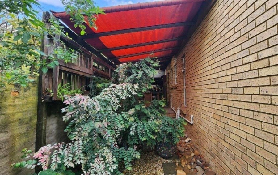 3 Bedroom Property for Sale in Wavecrest Eastern Cape
